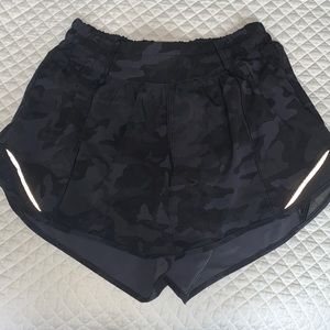 Lululemon tall Hotty hot shorts